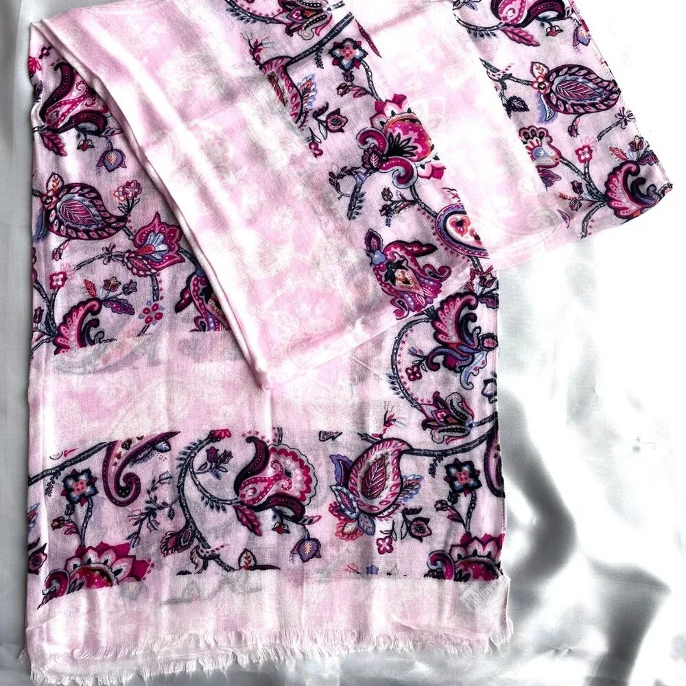 Vera Bradley scarf NWOT - Picture 1 of 5